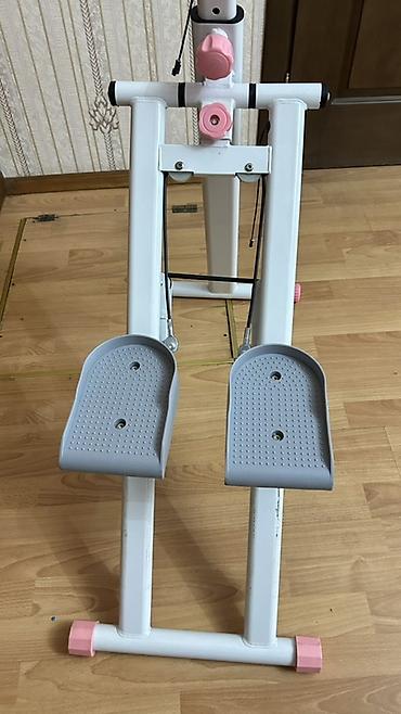 stepper: Ev şəraitində məşq üçün stepper trenajoru. Kompakt quruluşa malik bu — 3