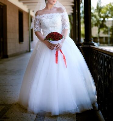 платья с платком: Продаю свадебное платье, размер 44-46, (регулируется сзади корсет)
