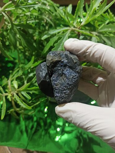 Dekorativ daşlar: 🧲Maqnitə yapışan Maqnetit daşı 💎 ✨Qiymətlə bağlı maraqlananlar zəhmət — 13