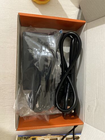 samsung notebook adapter: 19.5v 3.33A adaptor hec istifade olunmayib yenidir karpokasi falan