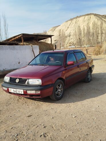 subaru седан: Volkswagen Vento: 1993 г., 1.8 л, Механика, Бензин, Седан