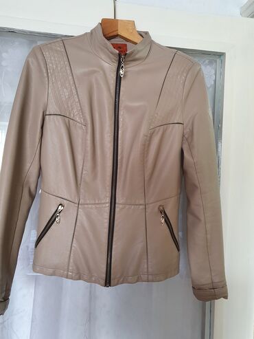 Куртки: Женская куртка M (EU 38), цвет - Капучино