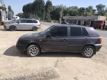 мухабойка тойота: Volkswagen Golf: 1993 г., 1.6 л, Механика, Бензин, Хетчбек