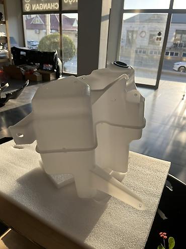 Ehtiyat hissələri: Avtomobil üçün şüşəyuyan maye qabı (washer tank) təqdim olunur — 2