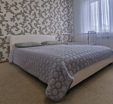 белая тумба: Спальный гарнитур, Двуспальная кровать, Шкаф, Тумба, цвет - Белый, Б/у