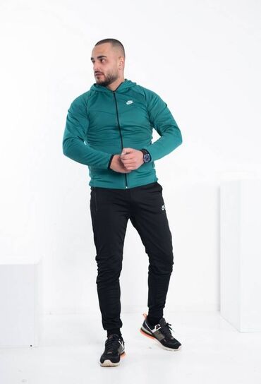 nike zenske patike novi modeli: Nike muška trenerka

Novo
Mokra likra
Veličine m l xl 2xl