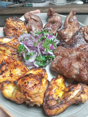 Sifarişlə hazır yeməklər: Salam mən iş axtarıram 15ildən artıq iş təcrübəm var marağlananlar — 6