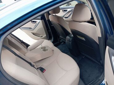 Hyundai: Hyundai Elantra: 1.8 l | 2015 il Sedan — 11