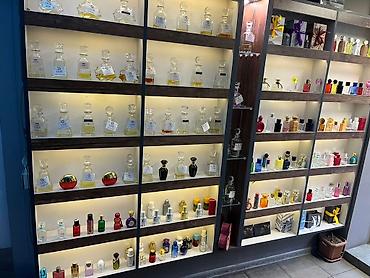 hal hazırda: EMMI Perfumery & Cosmetics – 1972-dən ətir və kosmetika mağazası — 5