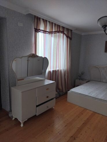 Uzunmüddətli kirayə mənzillər: Həzi Aslanov qəsəbəsində həyt evi kirayə verlir 2 mərtəbə 600 kamunal -da lalafo.az — 10 Uzunmüddətli kirayə mənzillər: Həzi Aslanov qəsəbəsində həyt evi kirayə verlir 2 mərtəbə 600 kamunal — 10