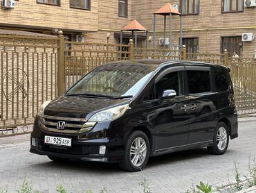 срочно срочно продам машину: Honda Stepwgn: 2008 г., 2 л, Автоматические, Бензин, Минивэн