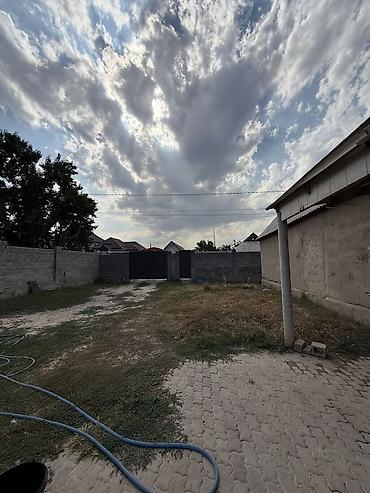 Арча-Бешик ж/м Сдается 3х ком времянка Площадь участка: 8 Газ