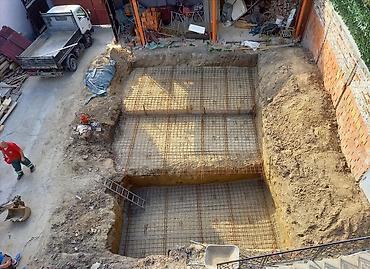 Građevinarstvo i rekonstrukcija: Izrada BAZENA: – Široki mašinski iskop – Ravnanje poda i stranica – — 4