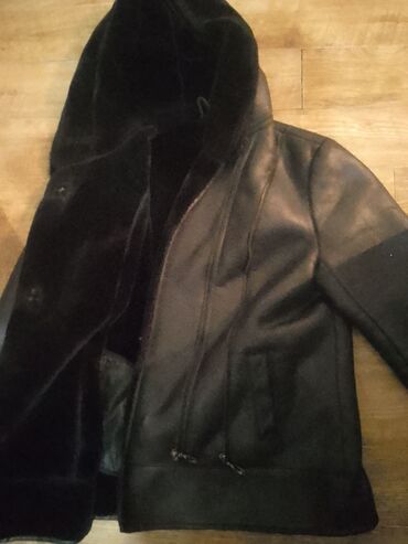 женские пуховики на синтепоне: Мужская куртка, Кожаная, Зимняя at lalafo.az женские пуховики на синтепоне: Мужская куртка, Кожаная, Зимняя