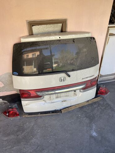 Бампер от степвагона с дверью от багажника + фары нижняя часть двери