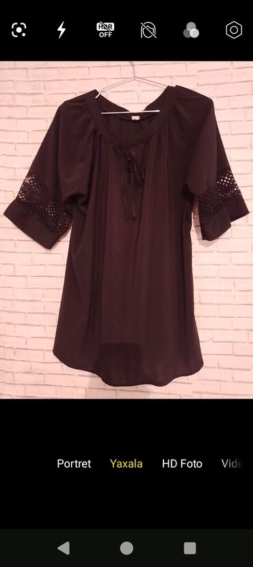 женские бюстгальтеры с плотной чашкой: Qara rəngli qadın tunik/bluza - Model: boş kəsimli, dizə yaxın