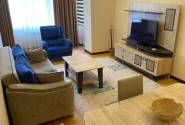 аренда квартир без посредников: Başlıq: 28 May metrosuna yaxin Miıl bankin yani 7 mərtəbəli bina 4-cü