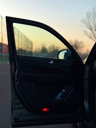 Другие автомобили: Внедорожник (5 дверей), цвет серый металлик. Основные особенности: - — 27