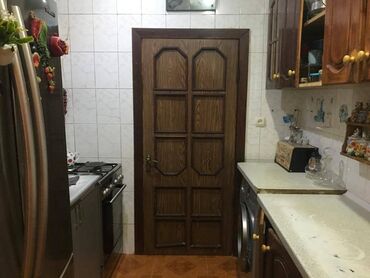 Uzunmüddətli kirayə mənzillər: Nizami metrosunun yaxınlığında 2 mertebeli binanın 1-ci mərtəbəsində — 6