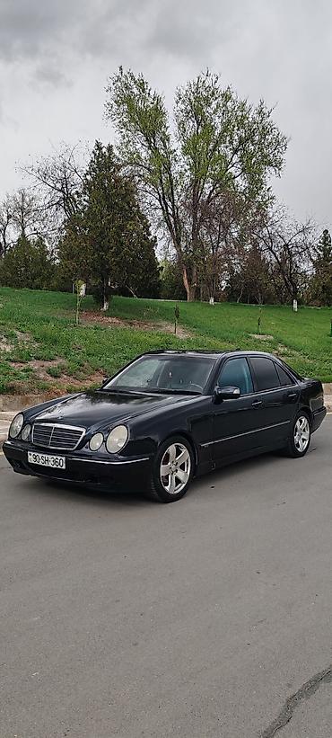 mercedes benz 208 d: Mercedes-Benz E 200: 2 l | 2001 il Sedan — 4