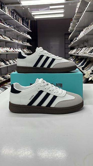 сумки новые: Кроссовки в стиле Adidas Samba - Классический силуэт с низким — 3