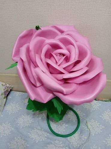 подарок для дома: Продаю светильник ручной работы в виде стоячей розы. Пришёл как