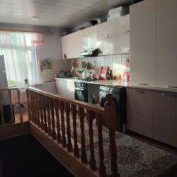 Həyət evləri və villaların satışı: 4 otaqlı, 220 kv. m, Kredit var, Orta təmir — 15