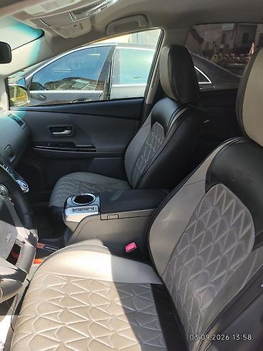 хорошие машины: Toyota Prius V: 2012 г., 1.8 л — 8