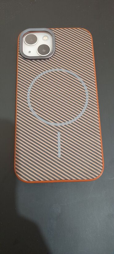 Apple iPhone: IPhone 13, Б/у, 128 ГБ, Старлайт, Зарядное устройство, Защитное стекло, Чехол, 85 % — 12