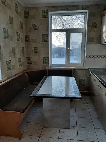 Продажа домов: Полдома, 56 м², 3 комнаты, Собственник, Старый ремонт