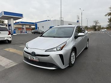 Toyota Prius: 2021 г., 1.8 л, Автомат, Гибрид, Хэтчбэк