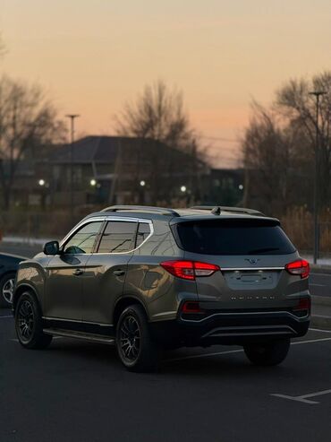 Другие автомобили: Внедорожник (5 дверей), цвет серый металлик. Основные особенности: - — 9