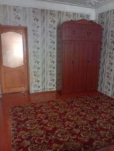 Uzunmüddətli kirayə evlər: Kirayə/icarə üçün iki mərtəbəli həyət evi (giriş və daxili plan) - — 18