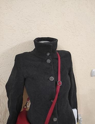 givenchy torba: Elegantan ženski kaput – tamnosiva boja, dužina do kolena. Model sa — 4