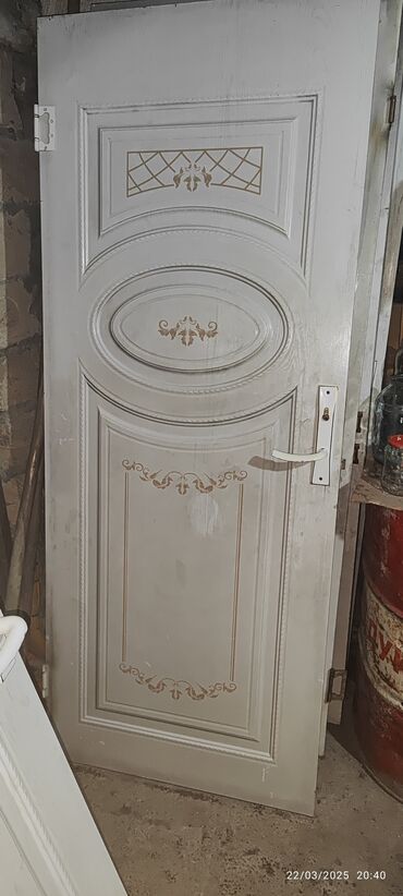 Otaq qapıları: Çərçivəsi yoxdu 6 ədəddir eni 80 smuzunu 2m -da lalafo.az — 8 Otaq qapıları: Çərçivəsi yoxdu 6 ədəddir eni 80 smuzunu 2m — 8