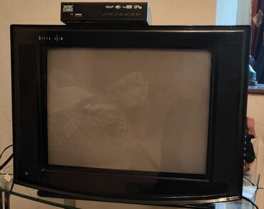 Телевизоры: Телевизор вместе с ресивером и антенной, кабель антенны примерно 5