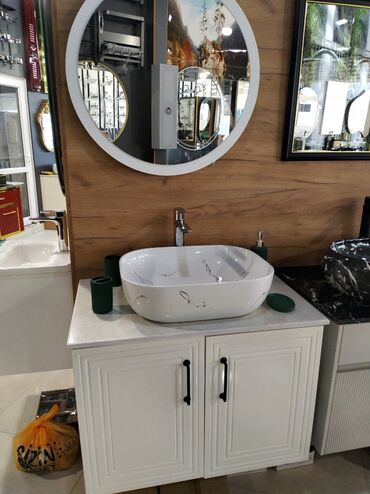 Qapılar və aksessuarlar: Vanna otağı üçün müasir lavabo dəsti - Üstəqoyma keramika lavabo