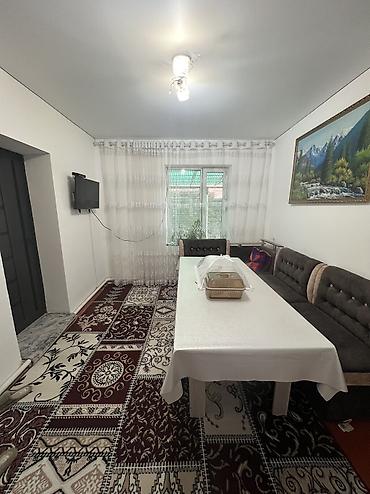 Продажа коттеджей и домов: Продается частный дом с участком 4 соток Район пишпек, главная улица — 9