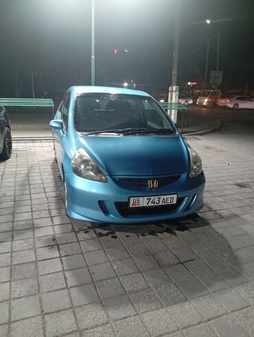 авто в абхазии: Honda Fit: 2002 г., 1.3 л, Автомат, Бензин, Хетчбек