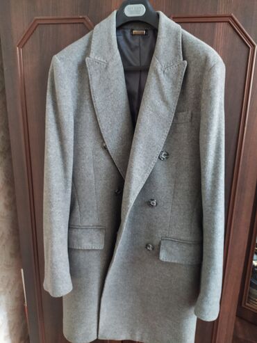 palto modelleri: Kişi montu,astarlıdir,boz rəngdədir,çox
az geyilib,yaxşı vəziyyətdədir
