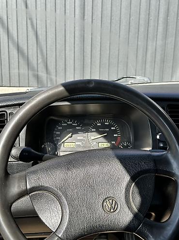 Volkswagen: Volkswagen Golf: 1993 г., 1.8 л, Механика, Бензин, Хэтчбэк — 7