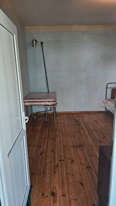 sumqayit kirayə ev: 14 kv. m, 1 otaqlı, Qaz, İşıq, Su