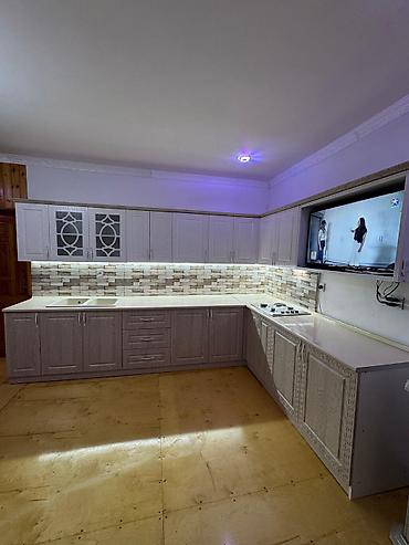 Sifarişlə mətbəx mebeli: Sifarişlə mətbəx dəsti, Özü çəkən petlələr, Mat laminat, Kredit var, Ünvandan götürmə, Pulsuz çatdırılma, Ödənişli çatdırılma — 9