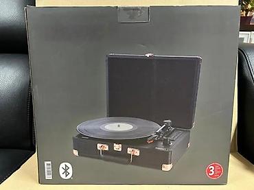 Zvučnici i stereo sistemi: Prenosni gramofon u koferu - Retro dizajn u stilu kofera, crna — 7