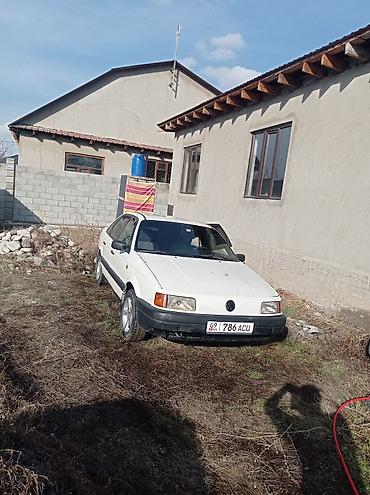 Volkswagen: Volkswagen Passat: 1990 г., Седан — 9