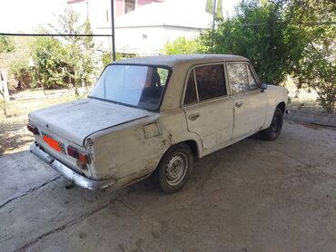 VAZ (LADA): VAZ (LADA) 2101: 1.6 l | 1975 il 222 km Sedan