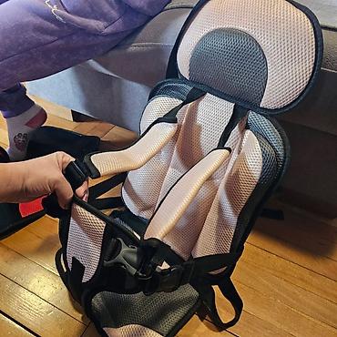 bata espadrile: Auto sediste za decu Odlicno za putovanja Cena: 2500 din Dostupno — 6