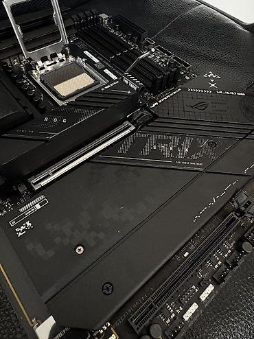 Материнские платы: Материнская плата — 12