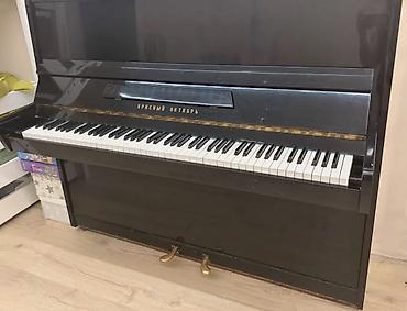 Upright piano – “Krasnıy Oktyabr” (Красный Октябрь) - Korpus: parlaq