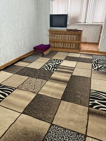 диван старые: Ковер at lalafo.kg диван старые: Ковер